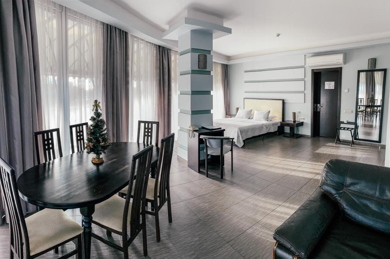 فندق Greenstone خيرسون المظهر الخارجي الصورة
