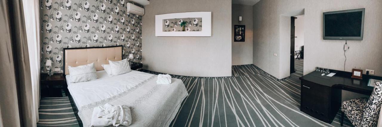 فندق Greenstone خيرسون المظهر الخارجي الصورة