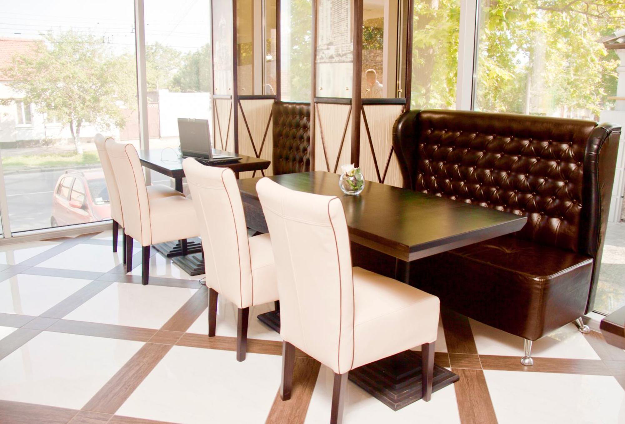 فندق Greenstone خيرسون المظهر الخارجي الصورة